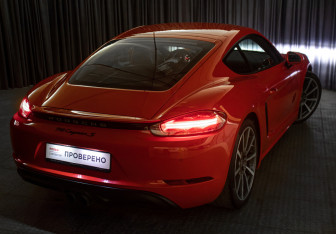 Подержанный автомобиль Porsche Cayman 2016 года (25 фото)