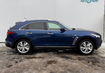Подержанный автомобиль Infiniti QX70 2013 года (4 фото)