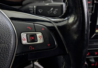 Подержанный автомобиль Volkswagen Jetta Sedan 2017 года (27 фото)
