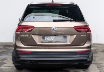 Подержанный автомобиль Volkswagen Tiguan 2018 года (6 фото)