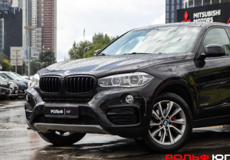 Подержанный автомобиль BMW X6 2017 года (16 фото)