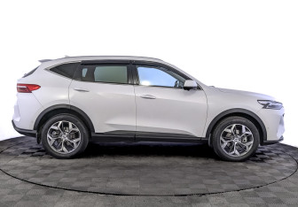 Подержанный автомобиль Haval F7 2022 года (4 фото)