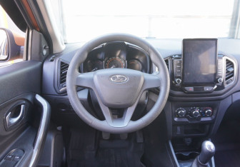 Подержанный автомобиль LADA (ВАЗ) XRAY 2019 года (13 фото)