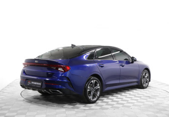 Подержанный автомобиль Kia K5 2021 года (5 фото)