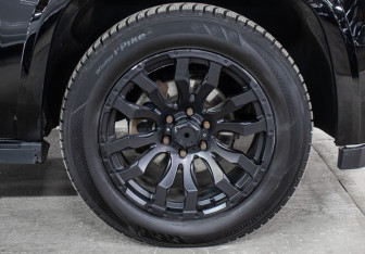 Подержанный автомобиль Chevrolet Tahoe 2016 года (28 фото)
