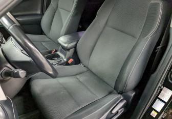 Подержанный автомобиль Toyota RAV4 2019 года (14 фото)