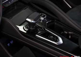 Подержанный автомобиль Geely Monjaro 2023 года (21 фото)