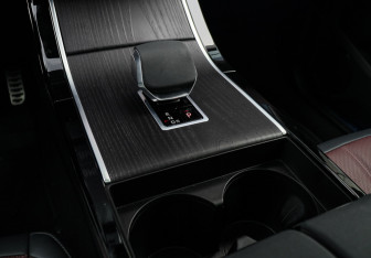 Подержанный автомобиль Land Rover Range Rover Evoque 2024 года (27 фото)