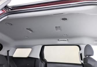 Подержанный автомобиль Kia Carnival 2022 года (24 фото)