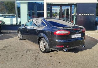 Подержанный автомобиль Ford Mondeo Sedan 2011 года (7 фото)