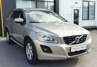 Подержанный автомобиль Volvo XC60 2010 года (3 фото)