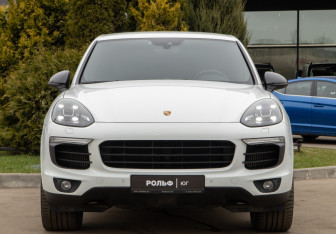 Подержанный автомобиль Porsche Cayenne 2017 года (33 фото)