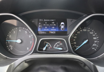 Подержанный автомобиль Ford Focus Wagon 2016 года (17 фото)