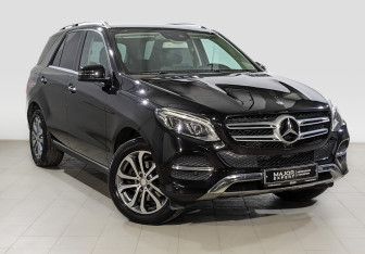 Подержанный автомобиль Mercedes-Benz GLE 2016 года (3 фото)