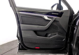 Подержанный автомобиль Volkswagen Touareg 2019 года (19 фото)