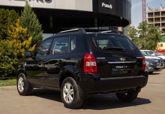 Подержанный автомобиль Hyundai Tucson 2008 года (5 фото)