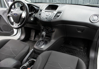 Подержанный автомобиль Ford Fiesta Sedan 2016 года (10 фото)