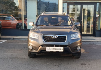 Подержанный автомобиль Hyundai Santa Fe 2010 года (2 фото)
