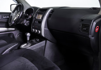 Подержанный автомобиль Nissan X-Trail 2014 года (9 фото)