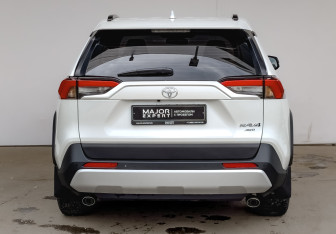 Новый Toyota RAV4 2025 (6 фото)