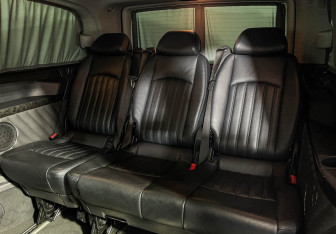 Подержанный автомобиль Mercedes-Benz Viano 2013 года (23 фото)