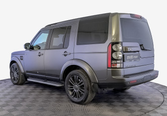 Подержанный автомобиль Land Rover Discovery 2016 года (7 фото)