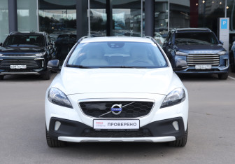 Подержанный автомобиль Volvo V40 Hatchback 2014 года (2 фото)