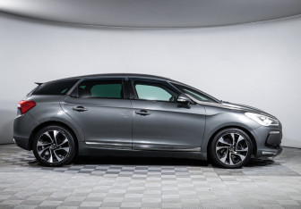 Подержанный автомобиль Citroen DS5 2012 года (4 фото)