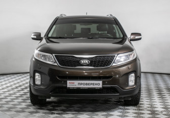 Подержанный автомобиль Kia Sorento 2013 года (2 фото)