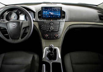 Подержанный автомобиль Opel Insignia Sedan 2013 года (11 фото)