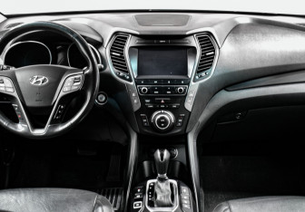 Подержанный автомобиль Hyundai Santa Fe 2017 года (17 фото)