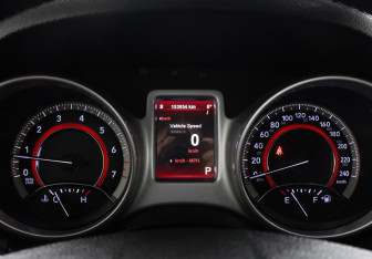 Подержанный автомобиль Dodge Journey 2011 года (11 фото)