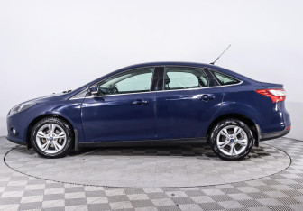 Подержанный автомобиль Ford Focus Sedan 2014 года (3 фото)