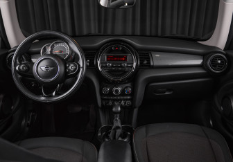 Подержанный автомобиль MINI Hatch 2018 года (12 фото)
