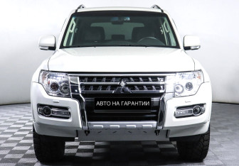Подержанный автомобиль Mitsubishi Pajero 2018 года (2 фото)