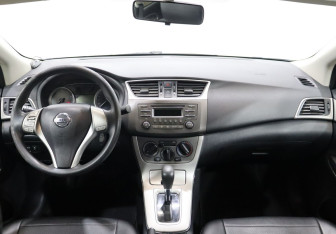 Подержанный автомобиль Nissan Sentra Sedan 2015 года (13 фото)