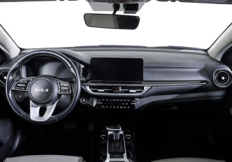 Подержанный автомобиль Kia K3 Sedan 2024 года (13 фото)