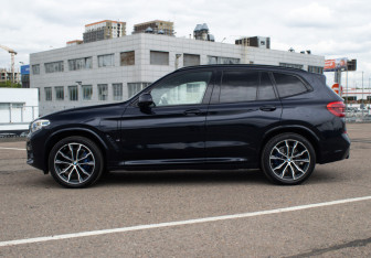Подержанный автомобиль BMW X3 2020 года (8 фото)