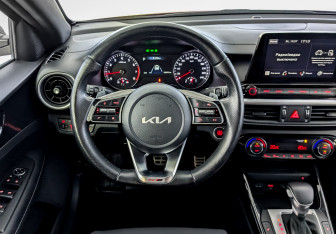 Подержанный автомобиль Kia Cerato Sedan 2021 года (21 фото)