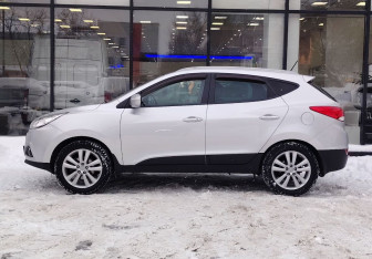 Подержанный автомобиль Hyundai ix35 2011 года (5 фото)