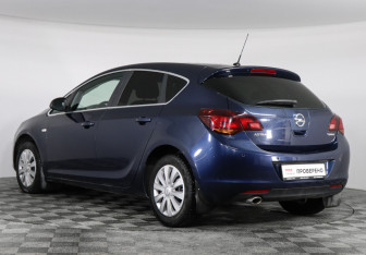 Подержанный автомобиль Opel Astra Hatchback 2011 года (4 фото)
