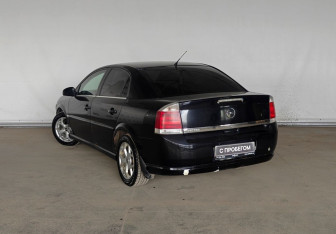 Подержанный автомобиль Opel Vectra Sedan 2006 года (6 фото)
