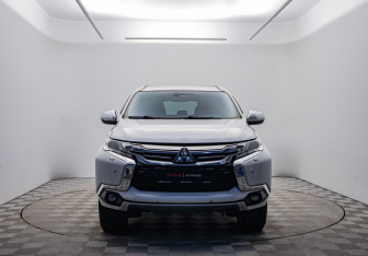 Подержанный автомобиль Mitsubishi Pajero Sport 2018 года (2 фото)