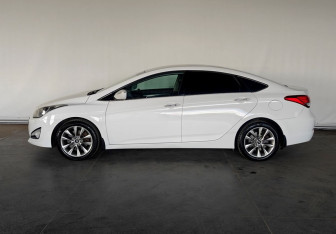 Подержанный автомобиль Hyundai i40 Sedan 2015 года (8 фото)