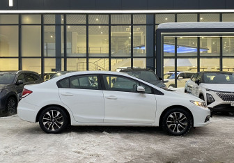Подержанный автомобиль Honda Civic Sedan 2013 года (5 фото)