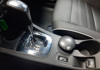 Подержанный автомобиль Renault Fluence 2013 года (16 фото)