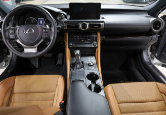 Подержанный автомобиль Lexus RC 2024 года (14 фото)