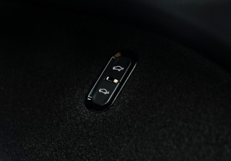 Подержанный автомобиль Zeekr 001 2023 года (30 фото)