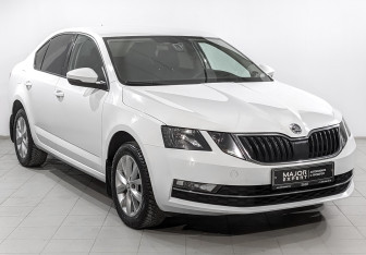 Подержанный автомобиль Skoda Octavia Liftback 2019 года (3 фото)
