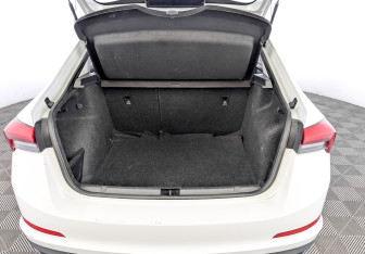 Подержанный автомобиль Skoda Rapid Liftback 2021 года (10 фото)